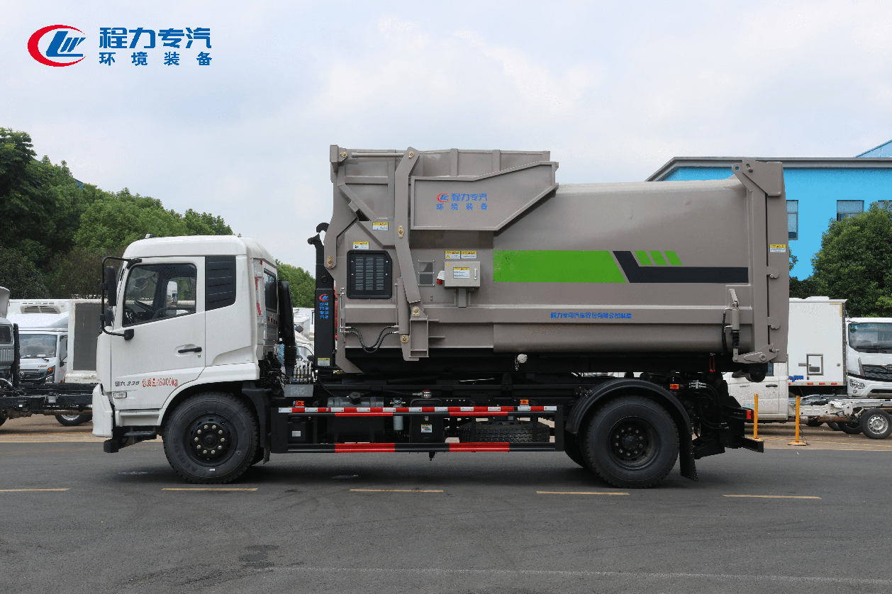 東風(fēng)天錦勾臂垃圾車
