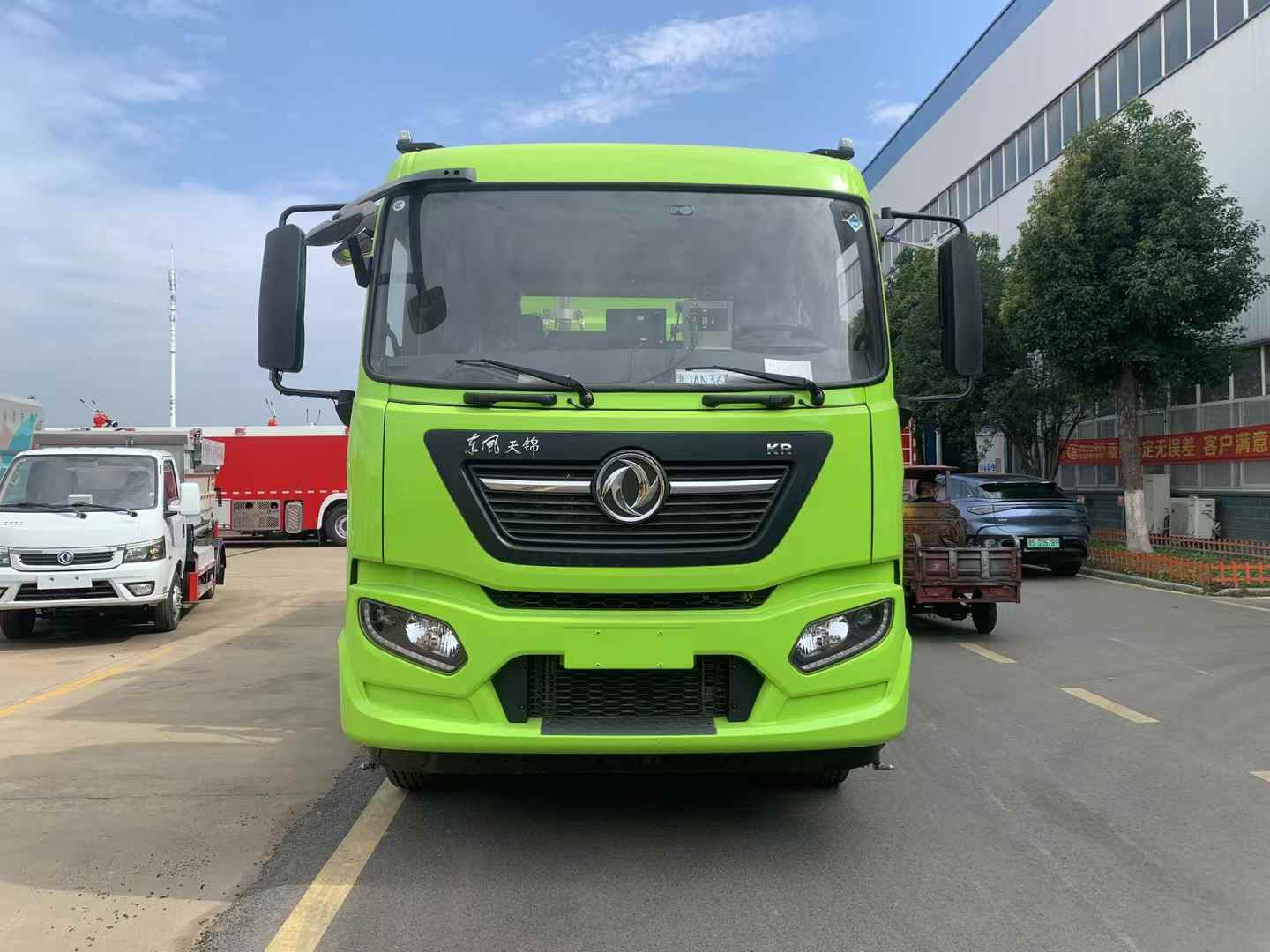 東風天錦掃路車