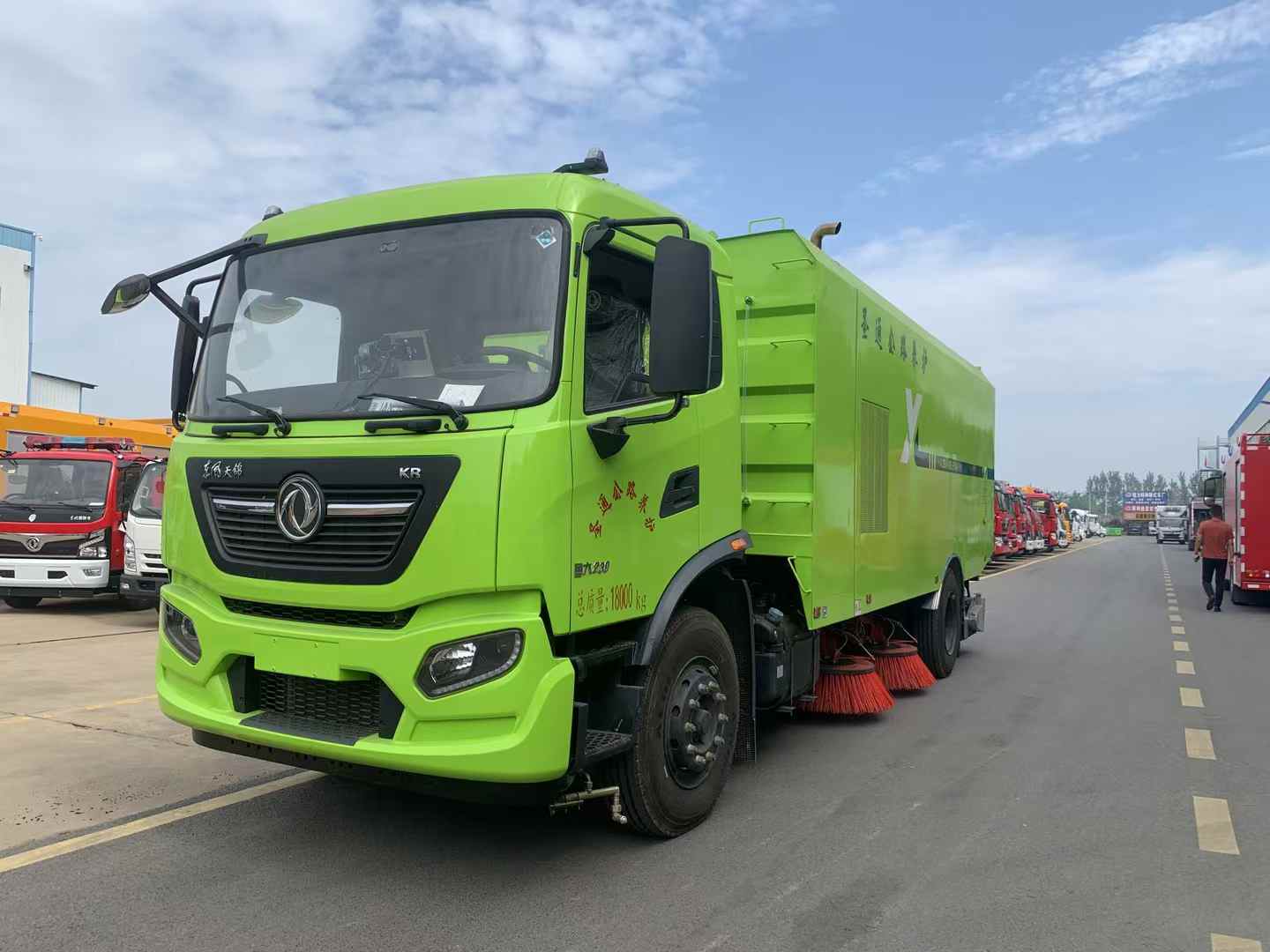 東風(fēng)天錦掃路車