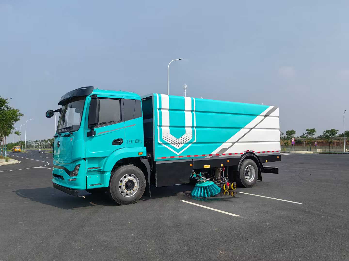 壹為18T純電動洗掃車